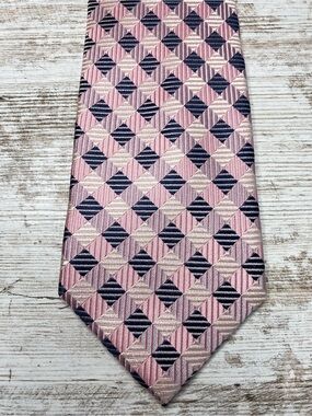 True Forum Men's Pink Geometric Pattern Silk Tie with Navy Accents 60”